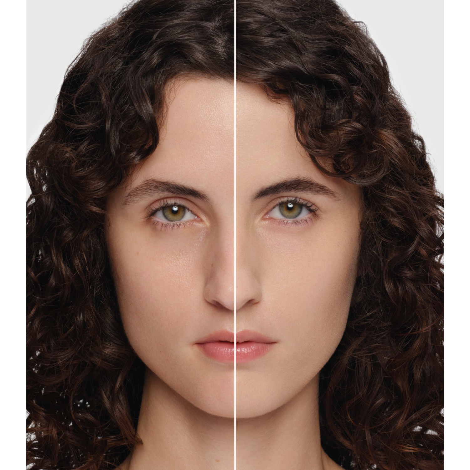 博柏利卓越持妆柔雾粉底液 – 浅冷色 40 号