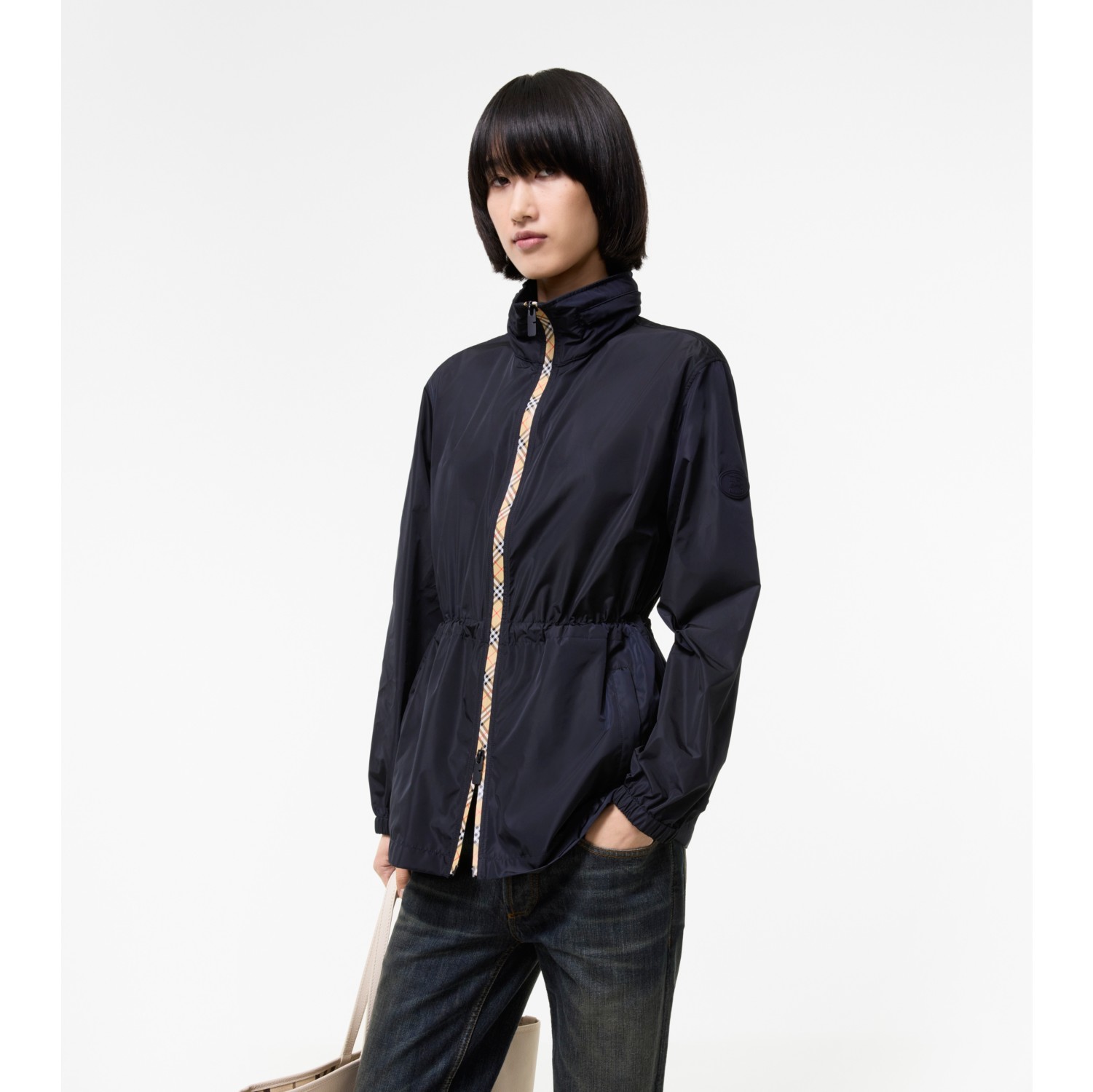 格纹饰带短款尼龙风雪大衣