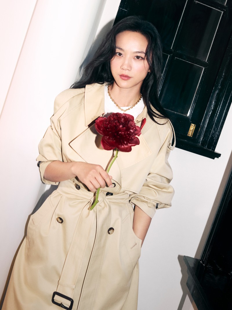 模特身穿Burberry风衣照片