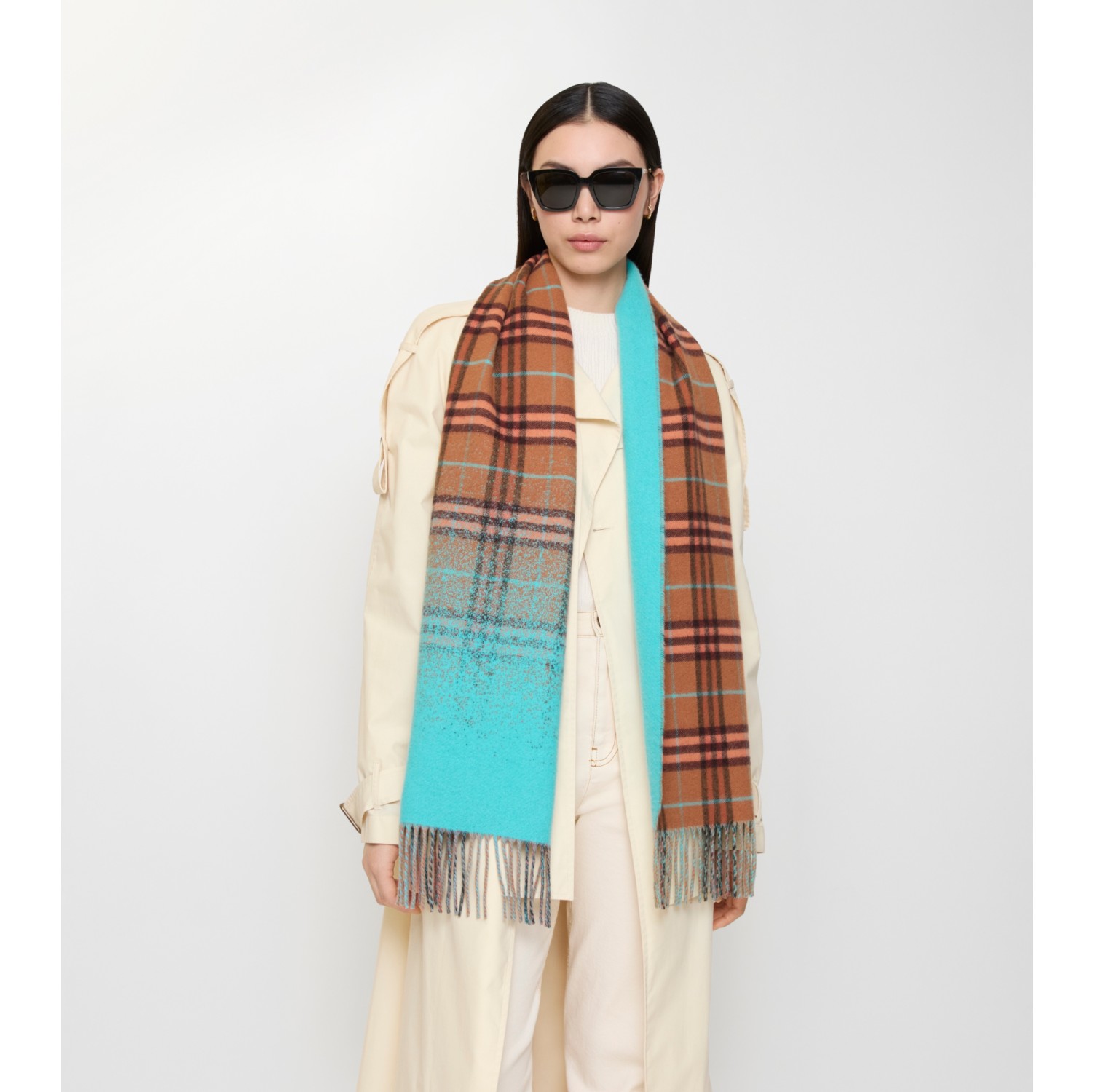 渐变格纹羊绒围巾