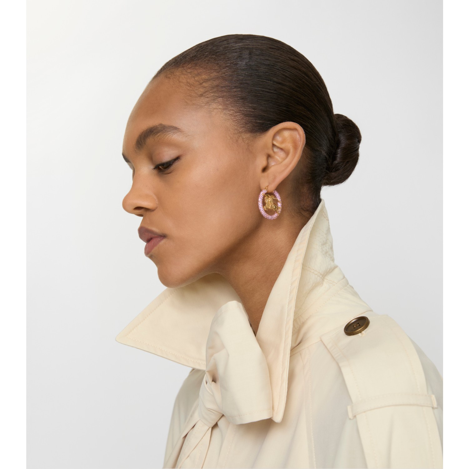 马术骑士徽标密镶环状耳环