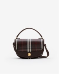Burberry2025冬季宣传大片，红褐色迷你Highlands托特包出镜