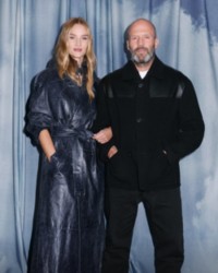 Rosie Huntington-Whiteley和Jason Statham出席Burberry2026夏季时装秀