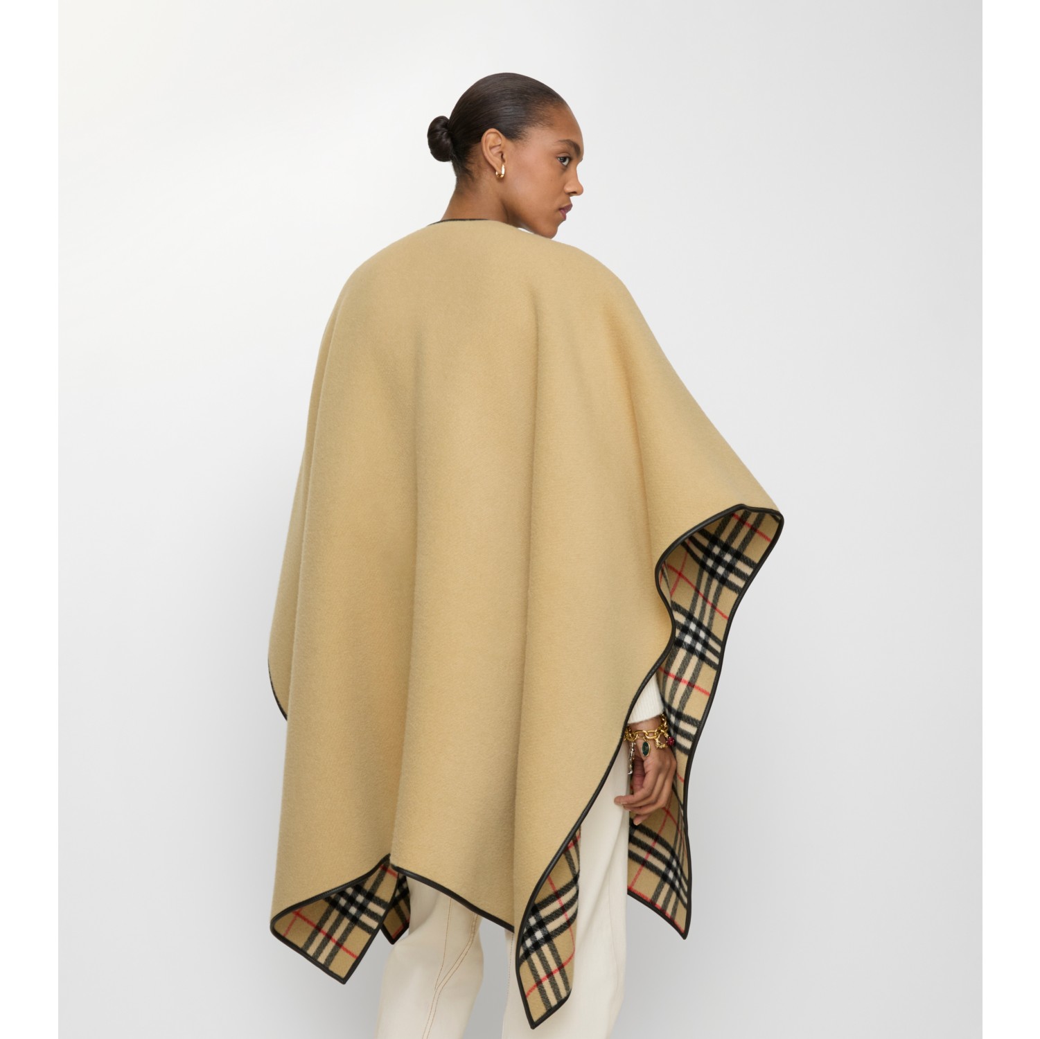 格纹羊绒斗篷