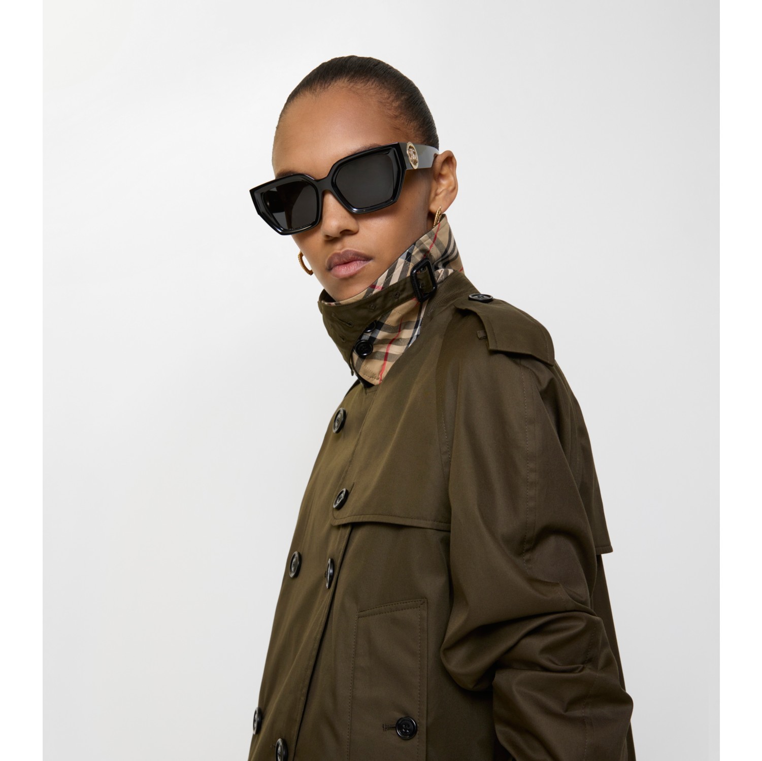 及腰短款轻薄嘎巴甸 Trench 外套