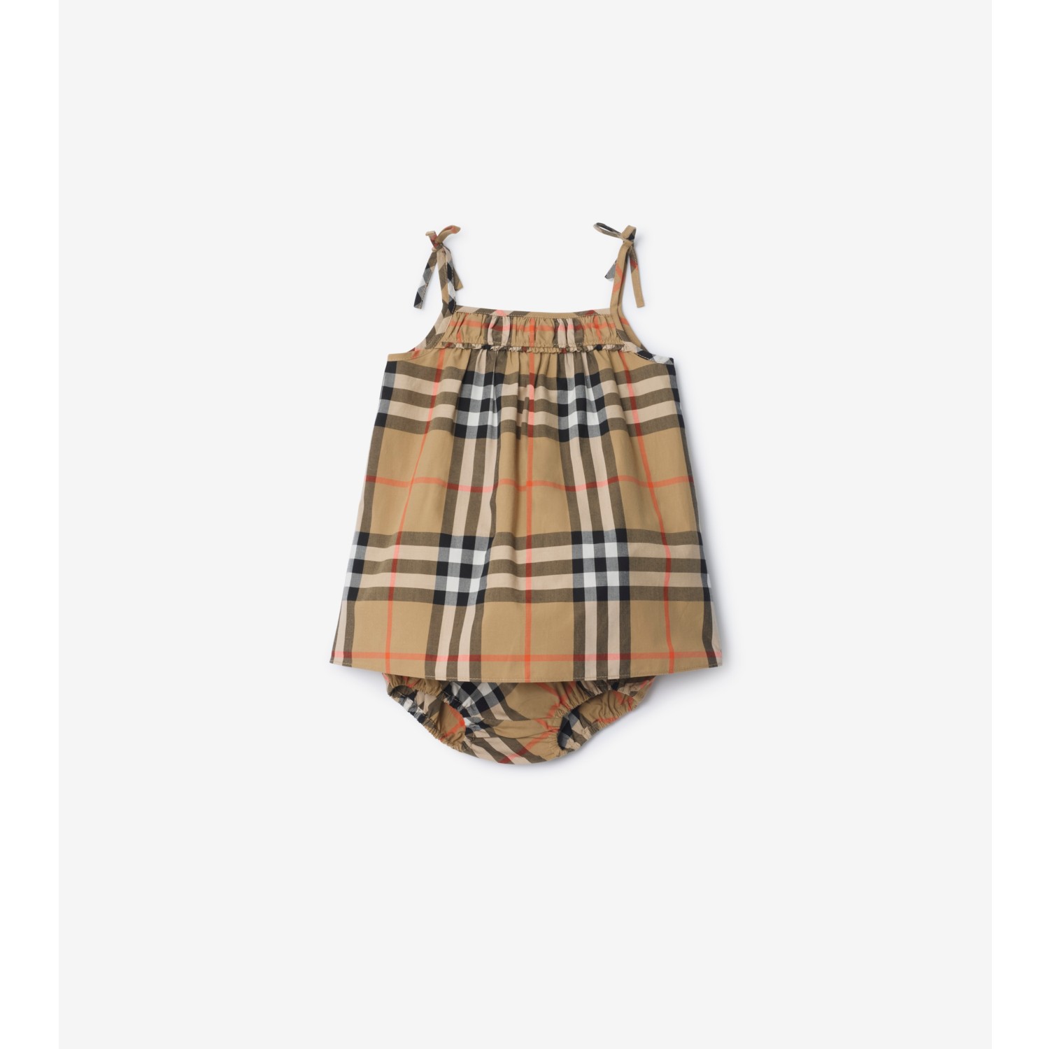 格纹棉质连衣裙搭灯笼短裤