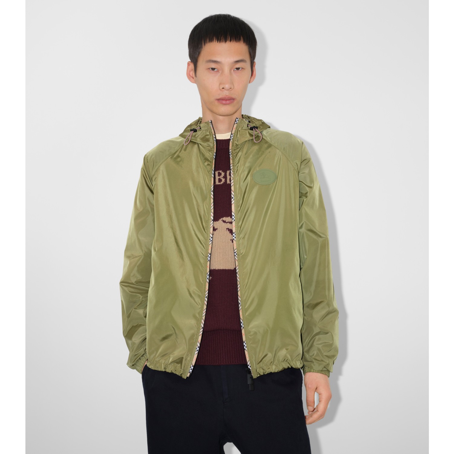 尼龙连帽外套