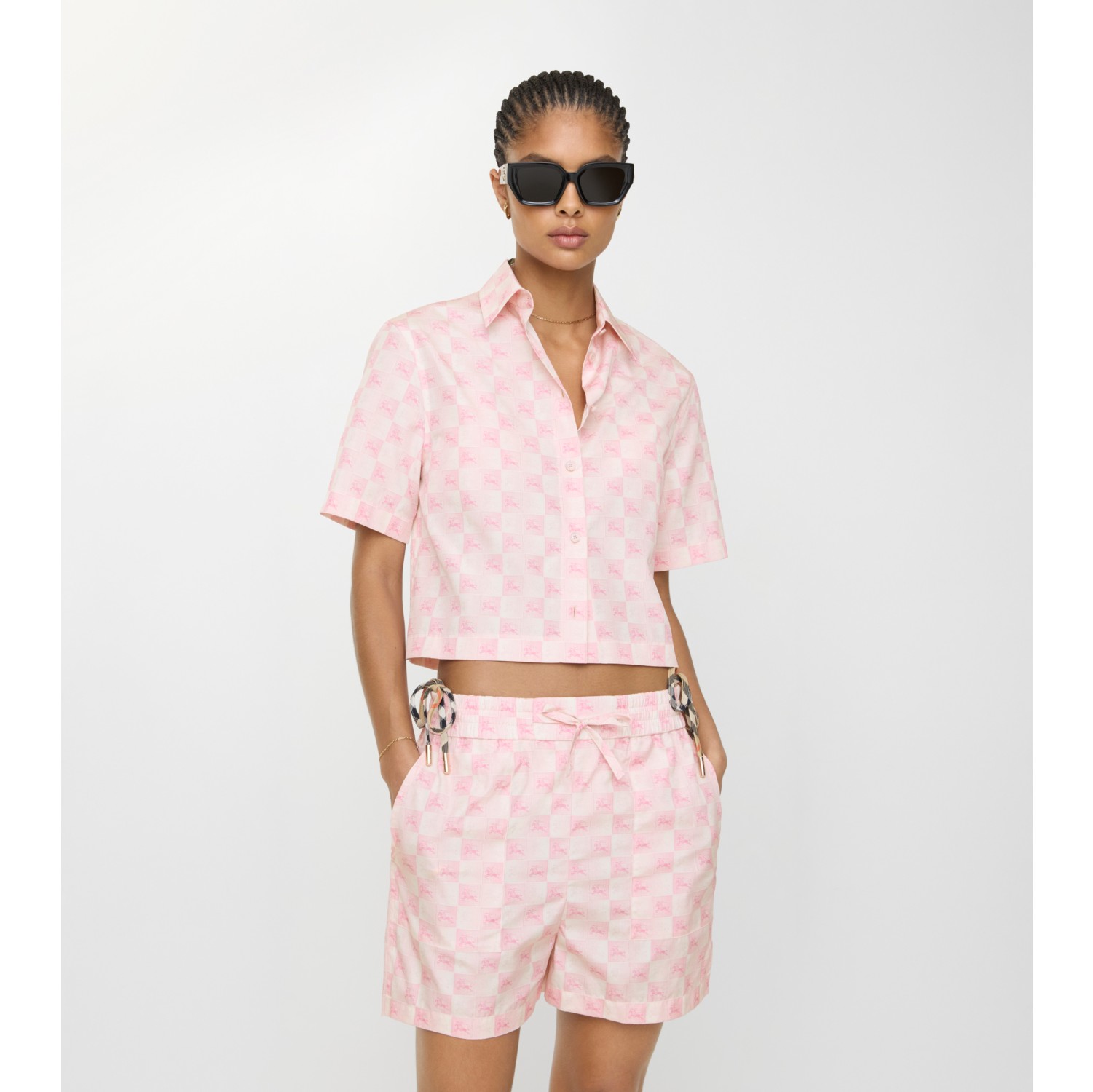 马术骑士徽标棋盘格印花棉质短款衬衫