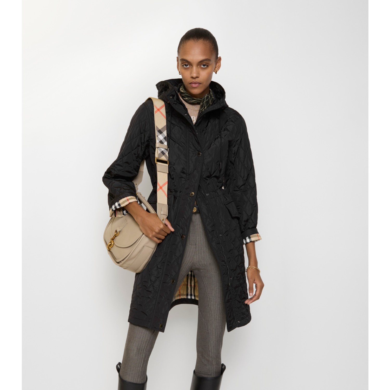 绗缝尼龙连帽大衣