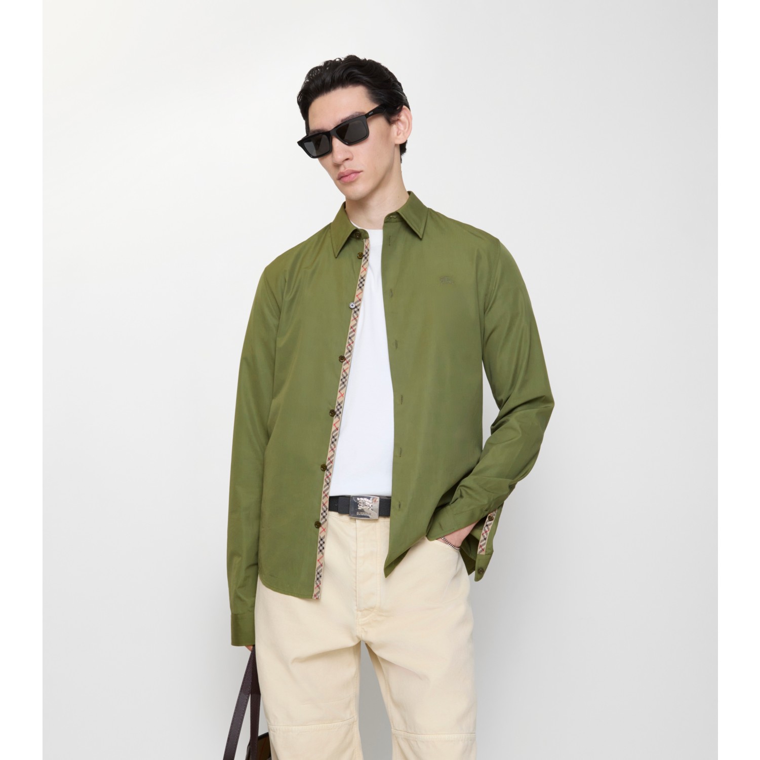 常规版型棉府绸衬衫