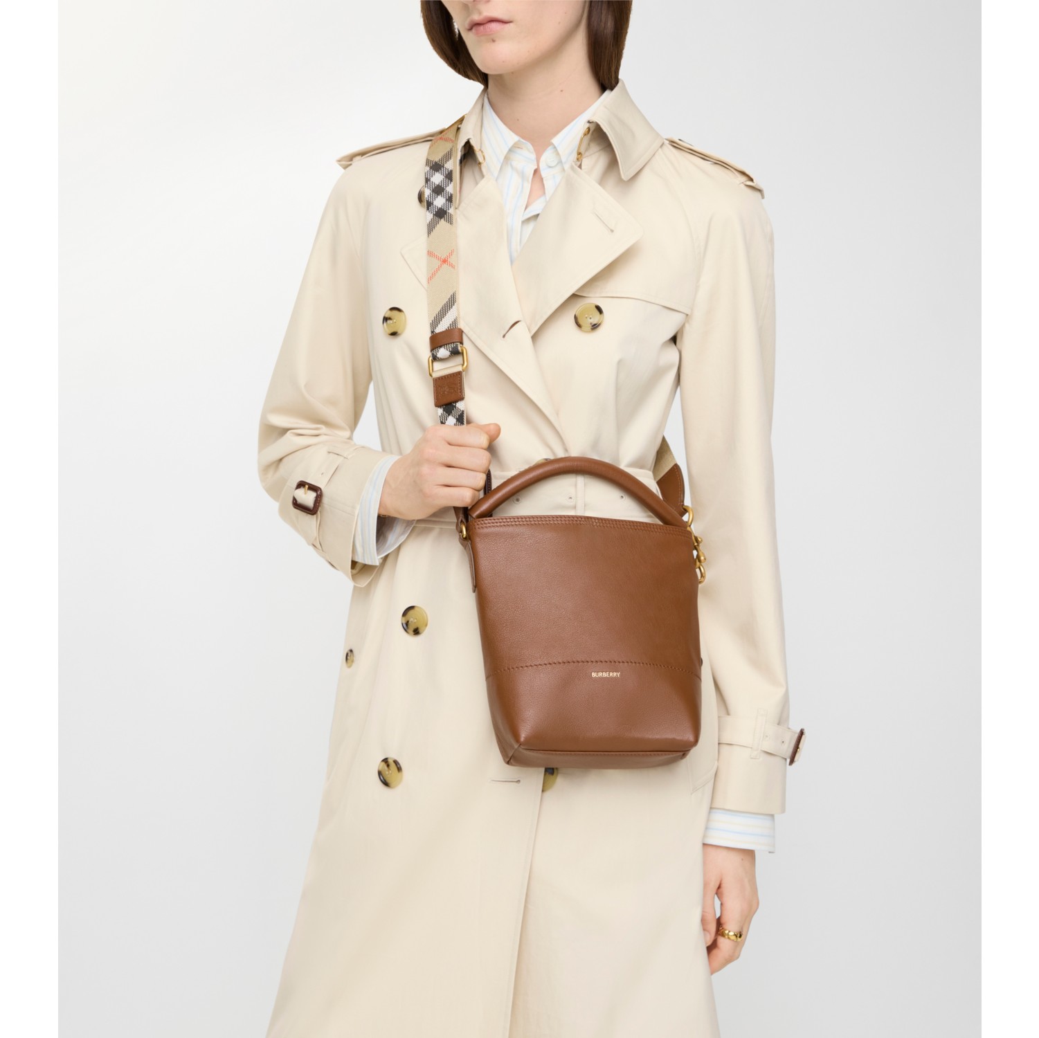 迷你 B 字型卡扣水桶包