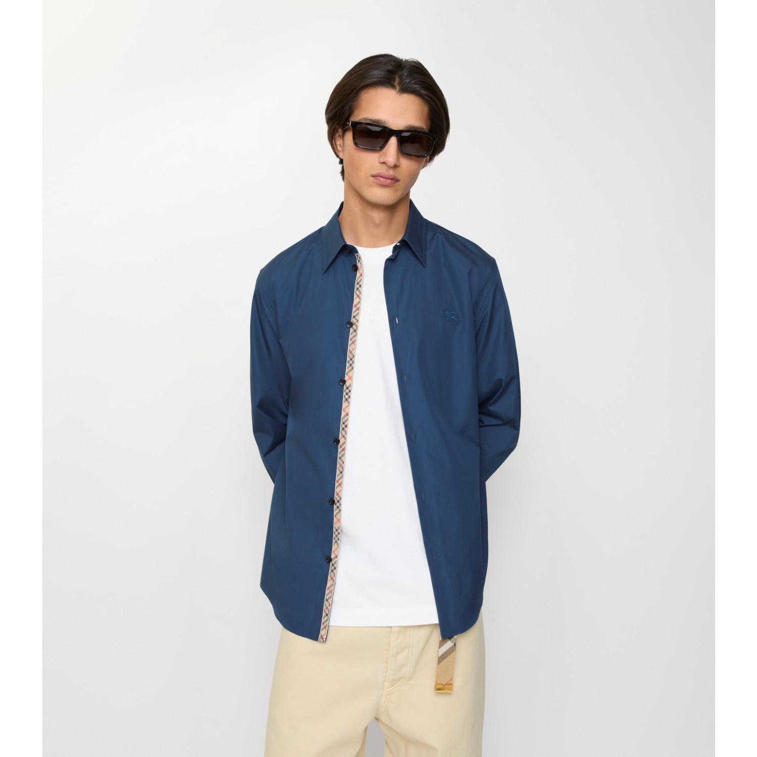 常规版型棉府绸衬衫