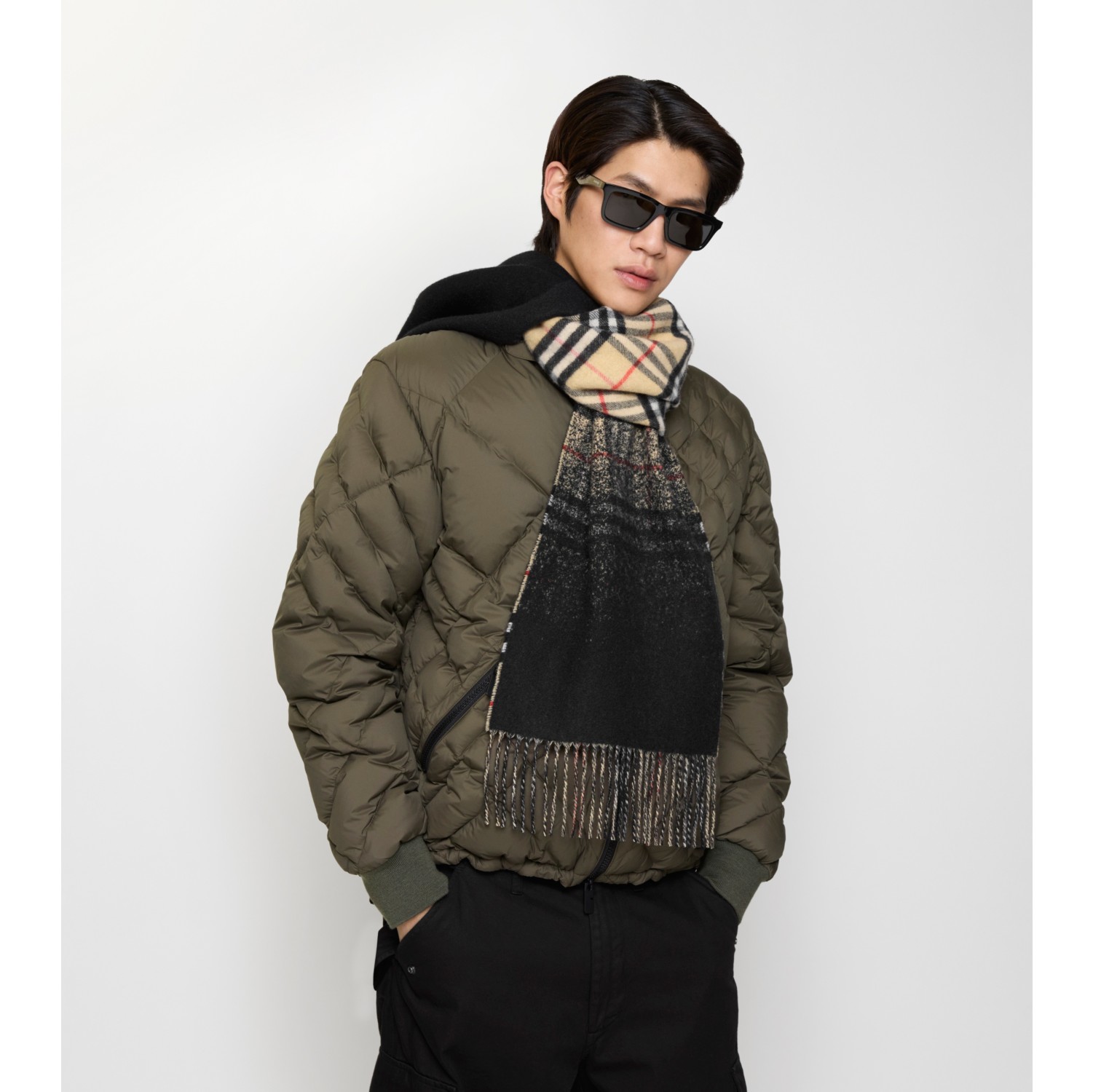 渐变格纹羊绒围巾