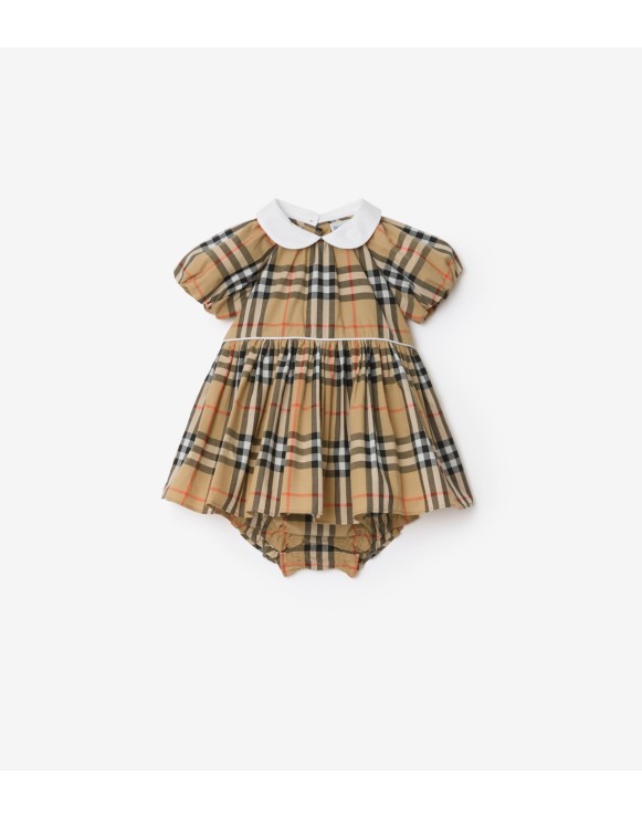 格纹棉质连衣裙搭灯笼短裤