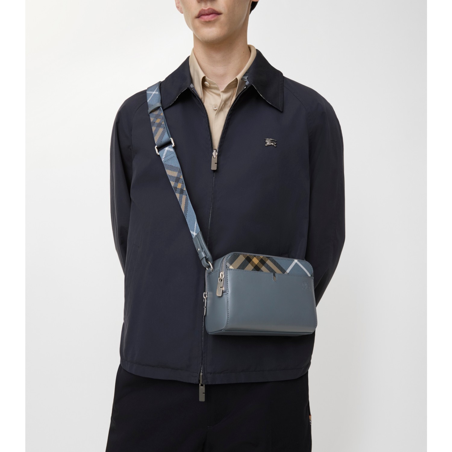 格纹元素斜背包