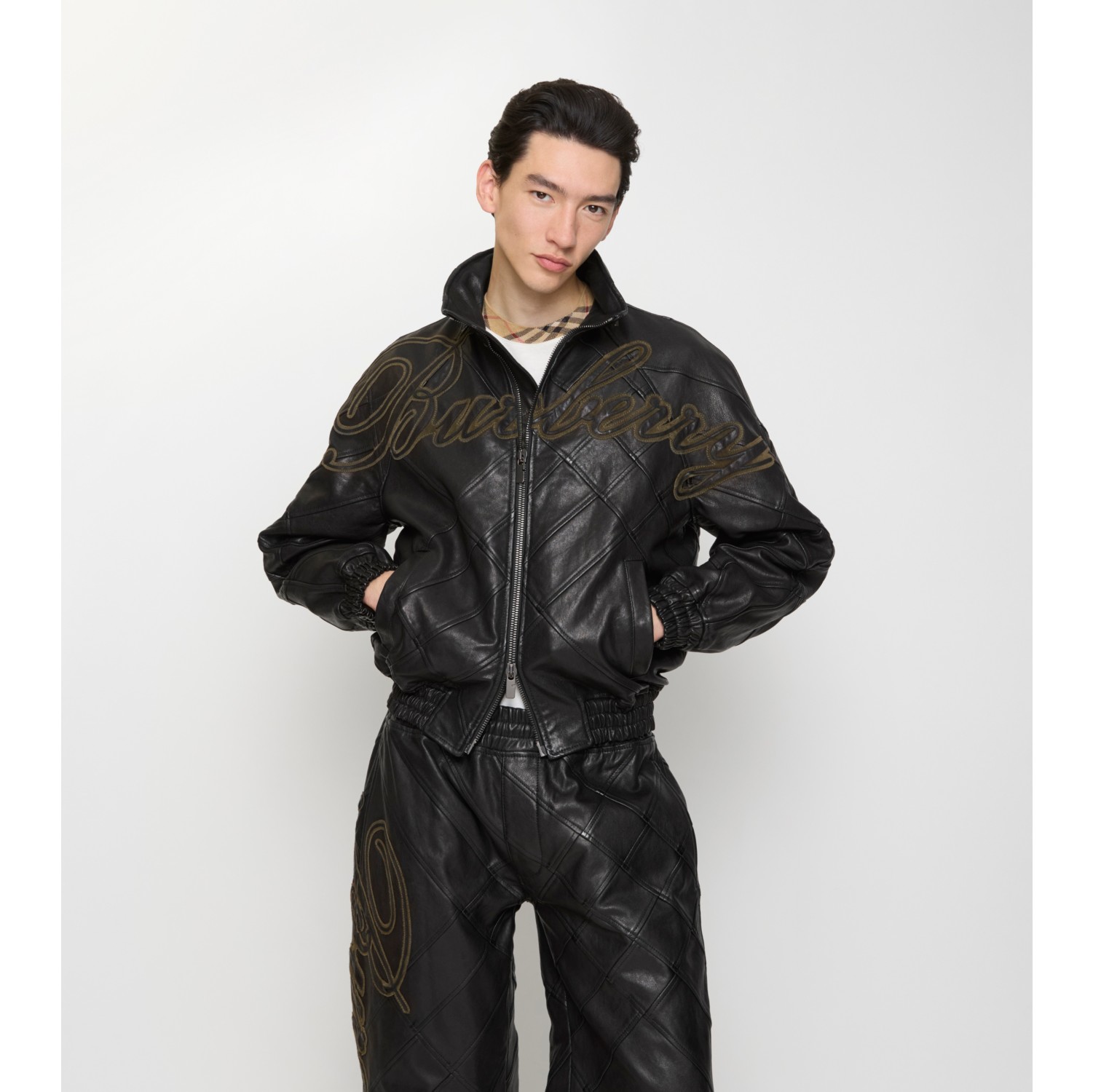 草书风格徽标皮革夹克