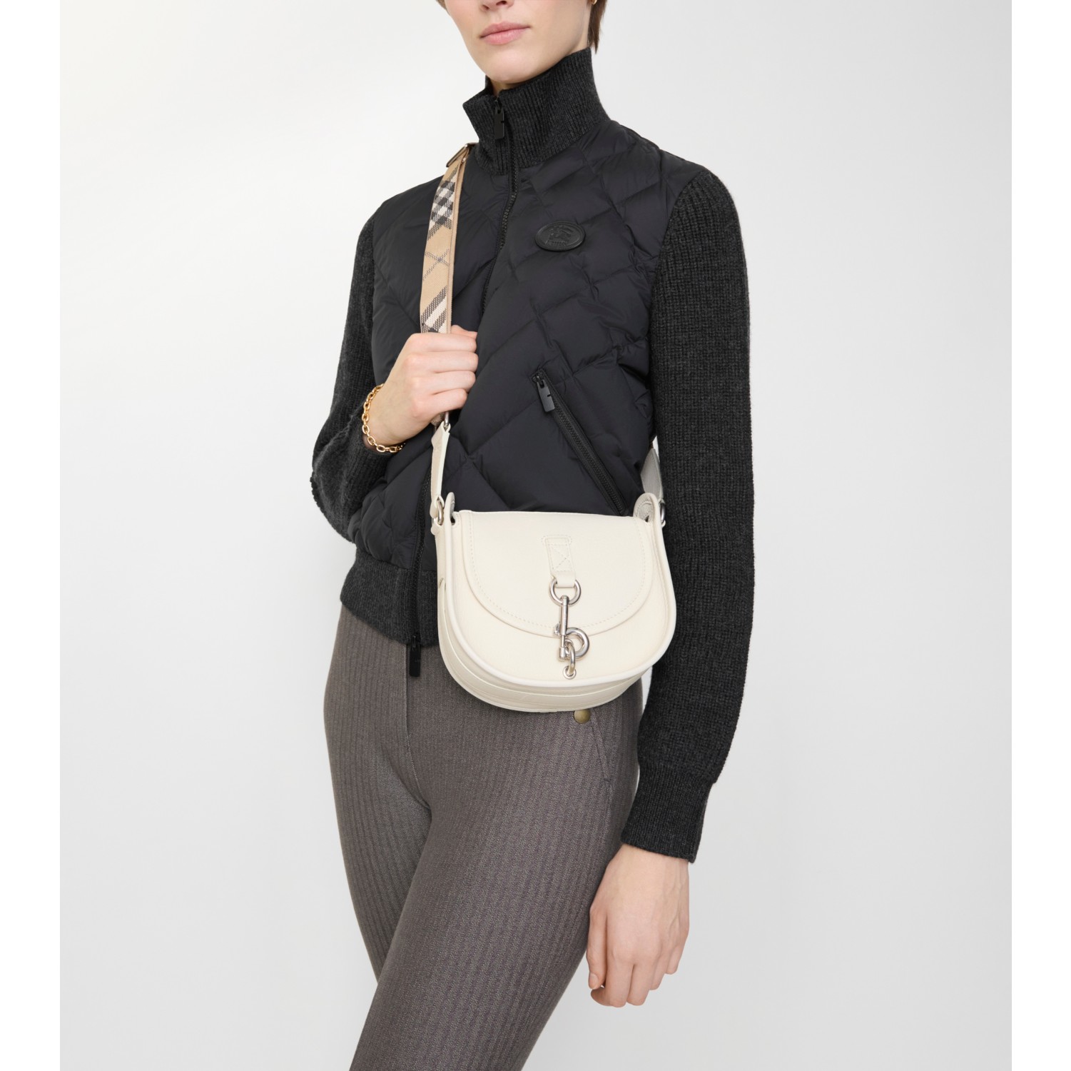 迷你 B 字型卡扣信使包