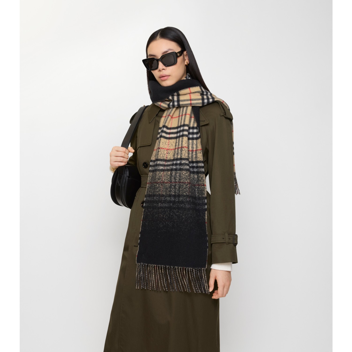 渐变格纹羊绒围巾