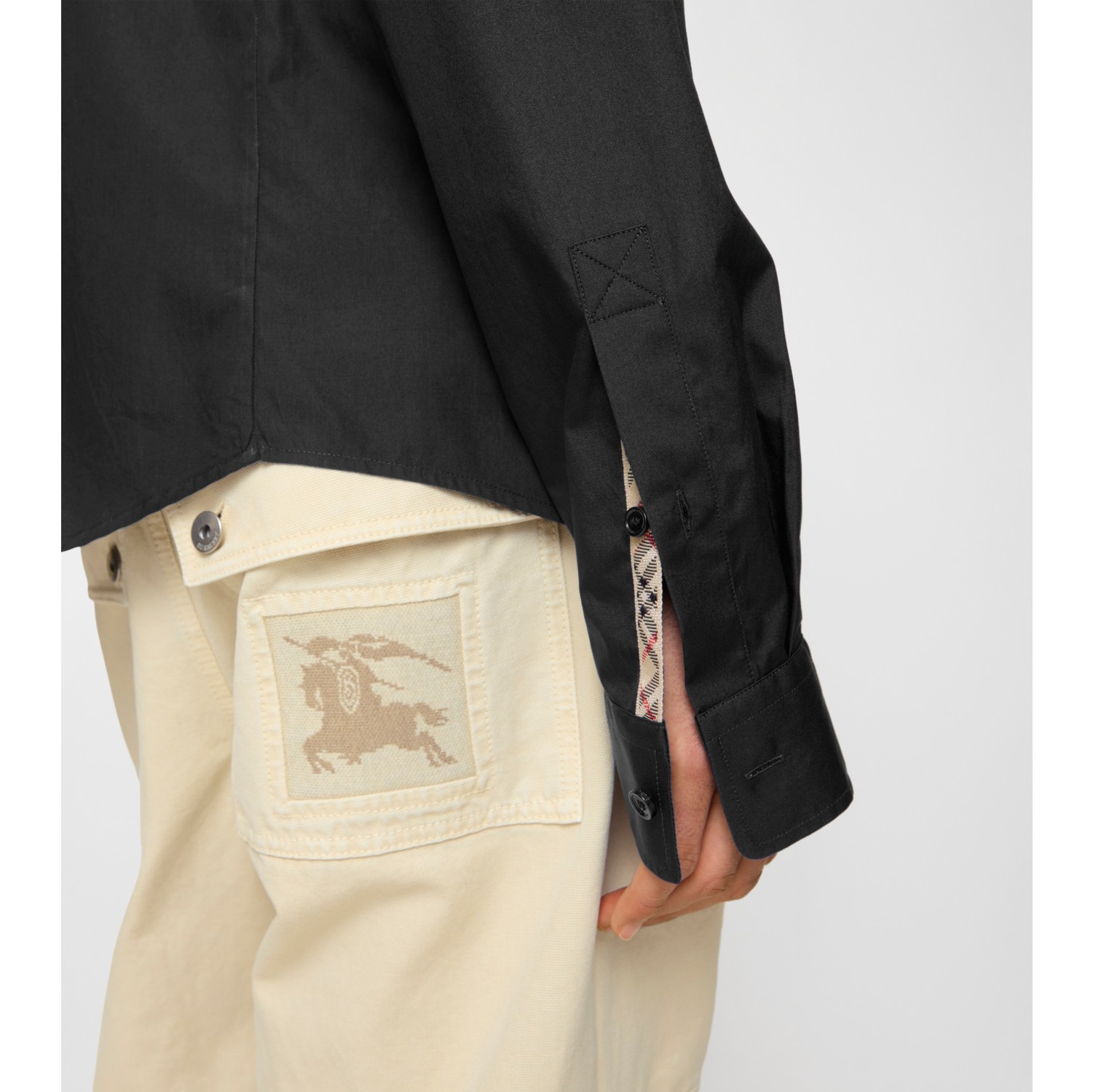 常规版型棉府绸衬衫