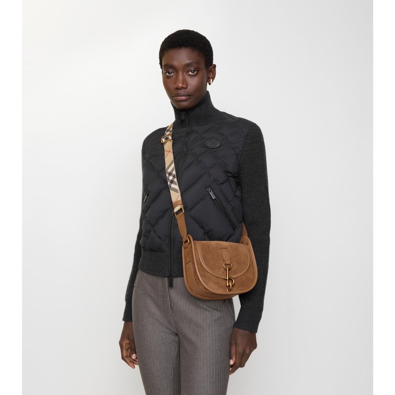 迷你 B 字型卡扣信使包